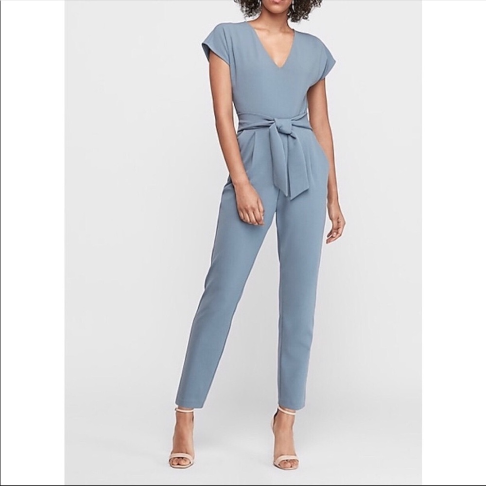 NWOT Express V-Neck Tie Waist Jumpsuit - M